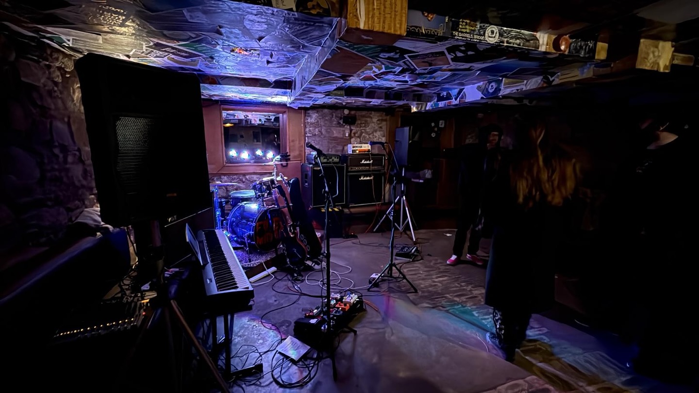 @barrelsberwick tonight with @fire_in_the_middle 🔥🔥🔥 gonna be a great show #music #touring #localmusic #band #romeopathy